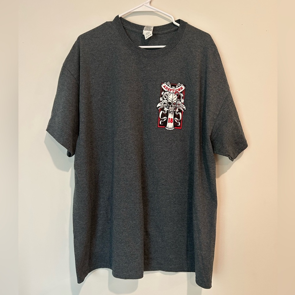Adepticon 18 Men’s 2XL Gray T-shirt